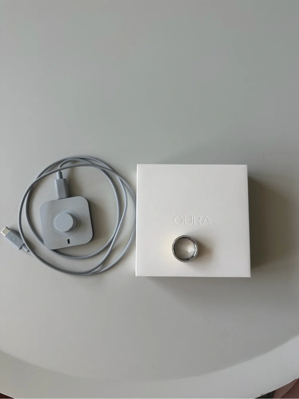Oura ring 4 with charger
